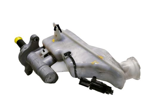 Used Brake master cylinder KIA SPORTAGE IV (QL, QLE) [2015-2022]  11809047