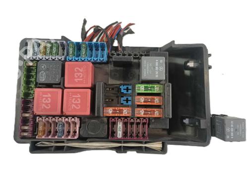 Used Fuse box Fuse box MERCEDES-BENZ C-CLASS (W205) C 180 BlueTEC / d (205.036) (116 hp) 40097398 40097398