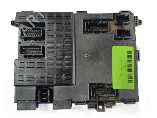 Used Fuse box Fuse box CITROËN XSARA (N1) 2.0 HDi 90 (90 hp) 33981408 33981408