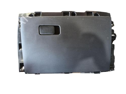 Used Glove box FORD USA MUSTANG MACH-E (CGW) EV 4x4 (315 hp) 26519248