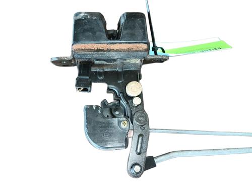 Tailgate lock HYUNDAI SANTA FÉ II (CM) 2.2 CRDi GLS | BP30005644C101