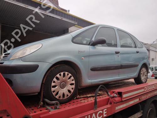 Right headlight CITROËN XSARA PICASSO (N68) 2.0 HDi | BP10703095C29 