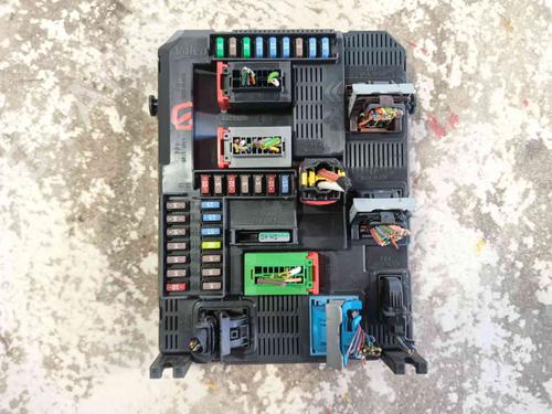 Used Fuse box Fuse box PEUGEOT 308 SW II (LC_, LJ_, LR_, LX_, L4_) 1.2 THP 130 (131 hp) 36767399 36767399