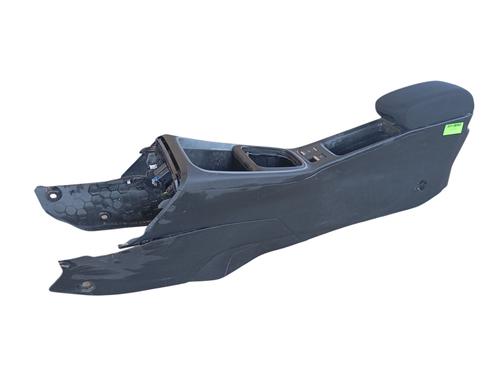 Used Armrest / Center console Armrest / Center console JEEP AVENGER (J2) 1.2 GSE T3 (101 hp) 35943994 35943994