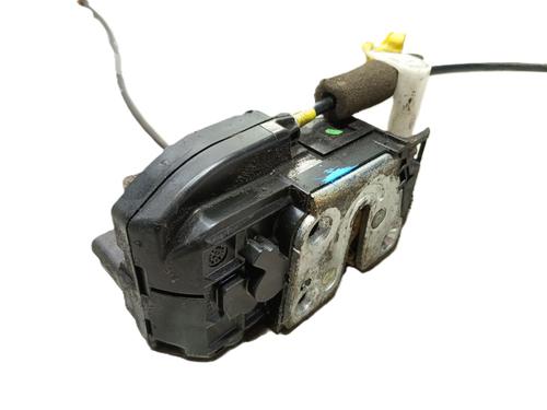 Used Front left lock NISSAN MICRA III (K12) 1.2 16V (80 hp) 18022683