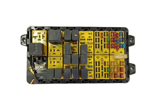 Used Fuse box Fuse box IVECO DAILY III Van 35 S 13 V,35 C 13 V (125 hp) 35952790 35952790