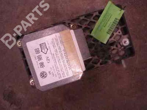 Used ECU airbags ECU airbags VW PASSAT B3/B4 (3A2, 35I) [1988-1997] 6877692 6877692