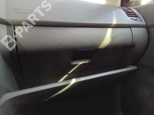 Used Glove box Glove box VW POLO (9N_, 9A_) 1.4 16V (80 hp) 11196928 11196928