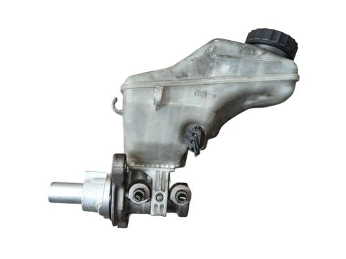 brake-master-cylinder-opel-corsa-d-s07-2006-2007-2008-2009-2010-2011-2012-2013-2014-2015-38432772 main image