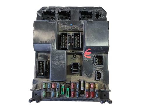 Used Fuse box Fuse box 39435567 39435567