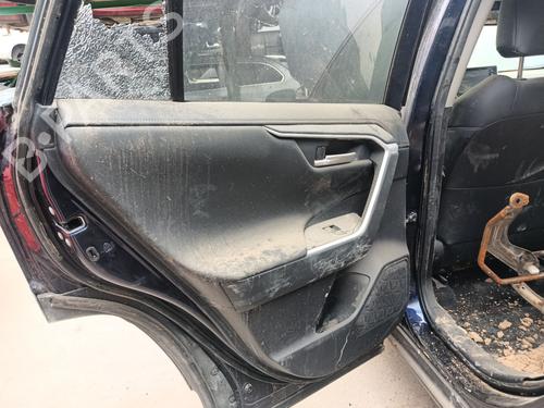 Armrest / Center console TOYOTA RAV 4 V (_A5_, _H5_) 2.5 Hybrid AWD (AXAH54) | BP32502683I20 