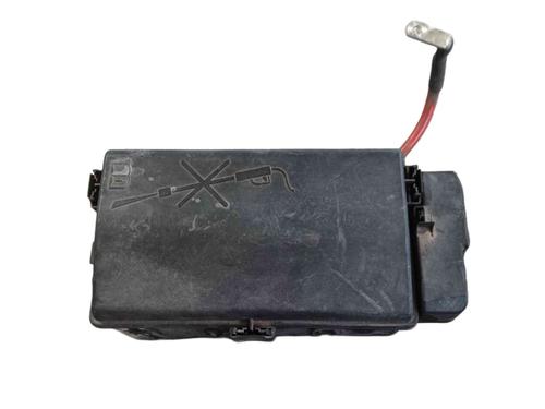 Used Fuse box Fuse box 38174509 38174509
