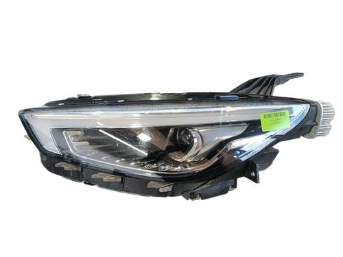Used Left headlight MG MG ZS SUV (AZS1) 1.0 T-GDi (111 hp) 31352731