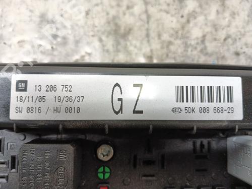 Fuse box OPEL ZAFIRA / ZAFIRA FAMILY B (A05) | BP16873296E1