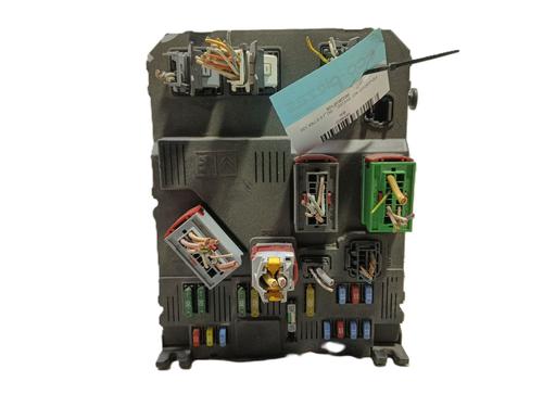 Fuse box PEUGEOT 407 SW (6E_, 6D_) 2.0 HDi 135 | BP23081871E1 