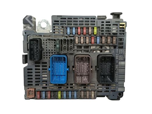 Fuse box PEUGEOT 508 I (8D_) 1.6 HDi | BP36049856E1 - Image 3