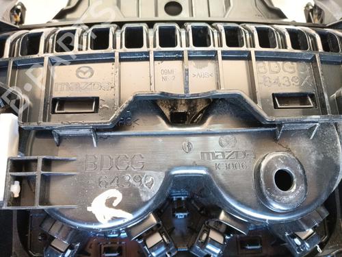 Armrest / Center console MAZDA 3 Hatchback (BP) 2.0 SKYACTIV-G M Hybrid | BP32298202I20