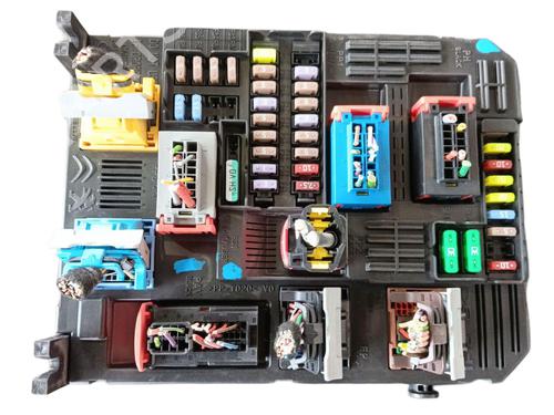 Boîte à Fusibles TOYOTA PROACE Van (MDZ_) Electric (MDZS, MDZZ) (136 hp) 29249936