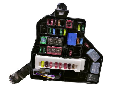 Fuse box TOYOTA YARIS (_P13_)  | BP15900287E1 