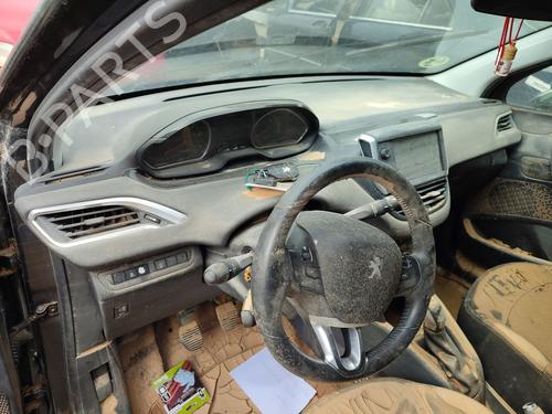 Instrumentbord Instrumentbord PEUGEOT 208 I (CA_, CC_) [2012-2021] 35920365 35920365
