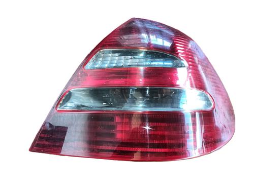 Farolim direito MERCEDES-BENZ E-CLASS (W211) E 220 CDI (211.006) (150 hp) 30588082