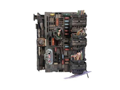 Used Fuse box Fuse box 36807753 36807753