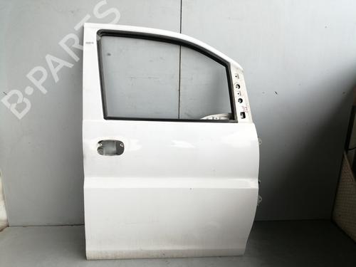 Used Right front door HYUNDAI H-1 / STAREX Bus (A1) 2.5 TCi (101 hp) 9413618