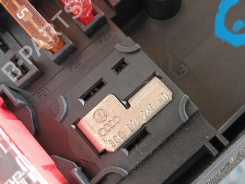Fuse box VW GOLF V (1K1) 1.9 TDI 4motion | BP25976888E1 