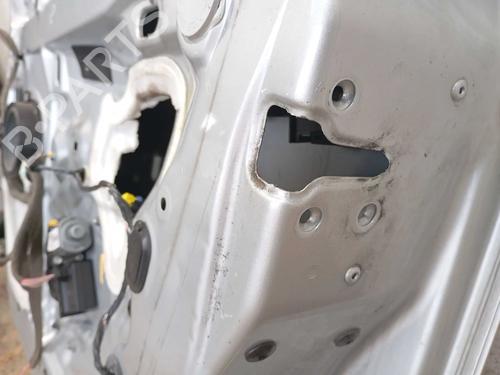Used Right front door Right front door RENAULT MEGANE III Hatchback (BZ0/1_, B3_) 1.5 dCi (BZ09, BZ0D, BZ1W, BZ29, BZ14) (110 hp) 39975636 39975636