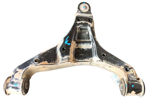 Used Right front suspension arm MERCEDES-BENZ SPRINTER 5-t Platform/Chassis (B907) 515 CDI RWD (907.153, 907.155, 907.253, 907.255) (150 hp) 26562530