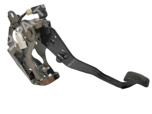 clutch-pedal-hyundai-i30-estate-gd-16-gdi-328023x120-2012-9578815 main image