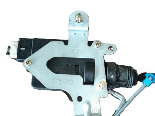 Tailgate lock HYUNDAI SANTA FÉ II (CM) 2.2 CRDi GLS | BP30005644C101