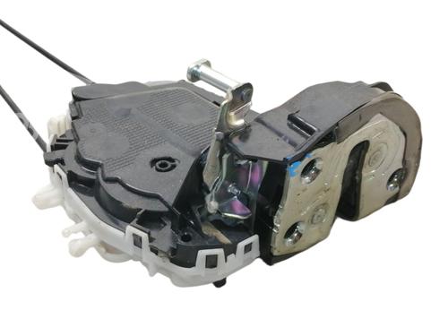 Used Rear left lock TOYOTA YARIS (_P13_) 1.0 (KSP130_, KSP130) (69 hp) 11346822