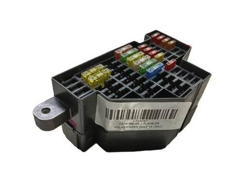 Used Fuse box VW GOLF VI (5K1) 1.6 TDI (105 hp) 23231033