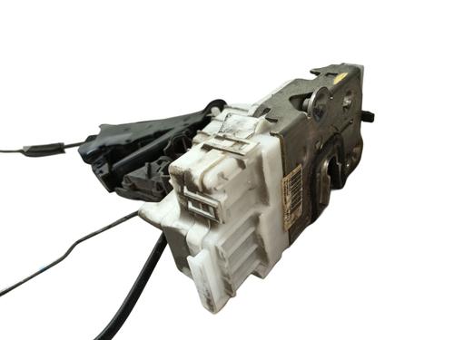 Cerradura puerta trasera derecha MERCEDES-BENZ A-CLASS (W169) A 150 (169.031, 169.331) (95 hp) 30940260
