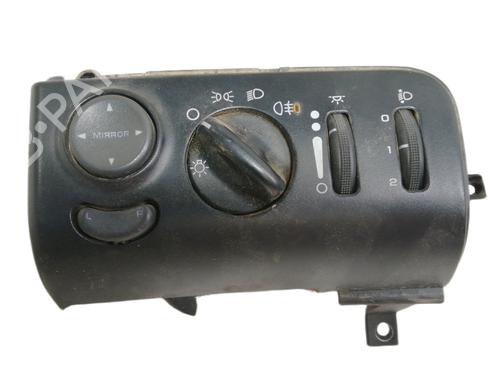 Used Headlight switch CHRYSLER VOYAGER / GRAND VOYAGER III (GS_, NS_) 2.5 TD (116 hp) 13711172