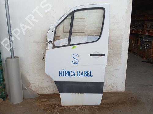 Used Left front door MERCEDES-BENZ SPRINTER 3,5-t Platform/Chassis (B906) 313 CDI (906.131, 906.133, 906.135, 906.231, 906.233,... (129 hp) 32176635