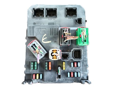 Sikringsdose PEUGEOT PARTNER Box Body/MPV (5_, G_) 1.6 HDi 90 (90 hp) 30960077