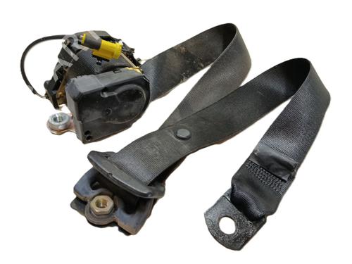 front-right-seatbelt-mercedes-benz-m-class-w163-1998-1999-2000-2001-2002-2003-2004-2005-32090232 main image