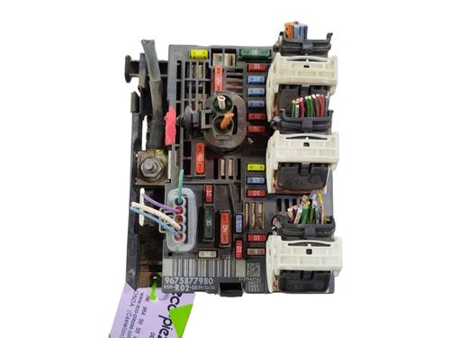Used Fuse box Fuse box 39465255 39465255