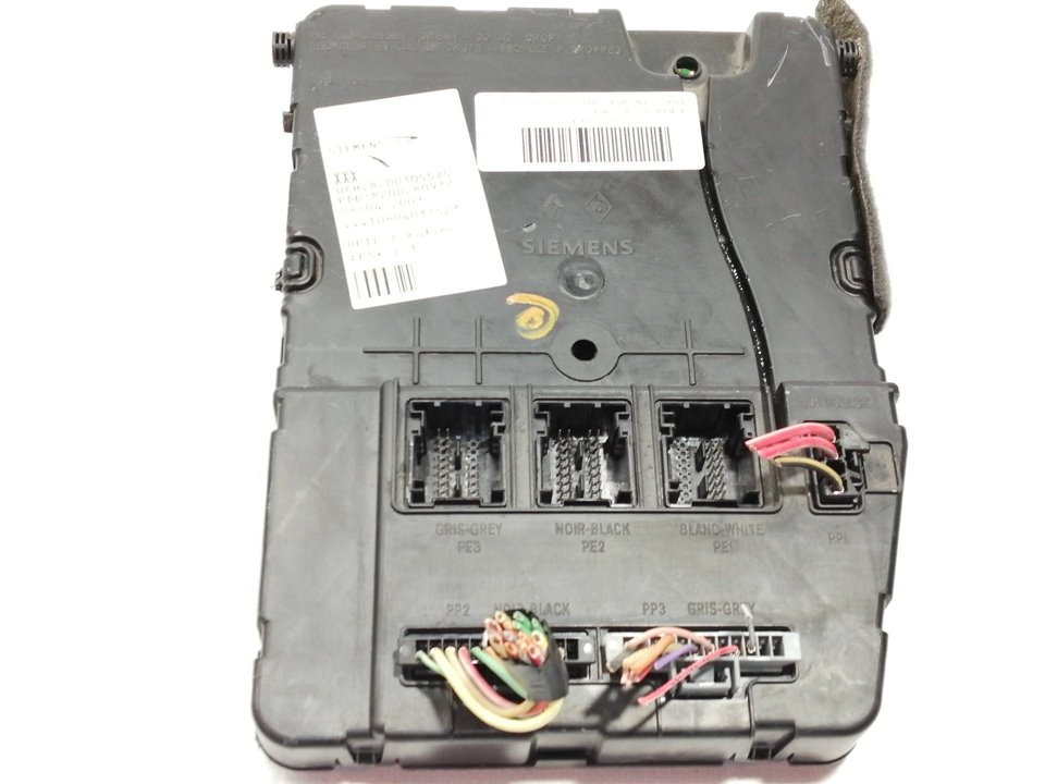 Fuse box RENAULT MEGANE II (BM0/1_, CM0/1_) 1.4 16V (BM0B, CM0B