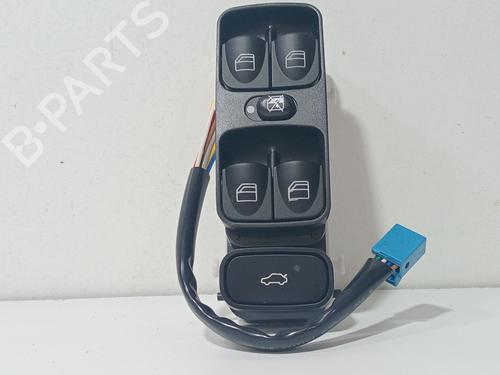 Interrupteur de vitre avant gauche MERCEDES-BENZ C-CLASS (W203) C 200 Kompressor (203.042) (163 hp) 29279581