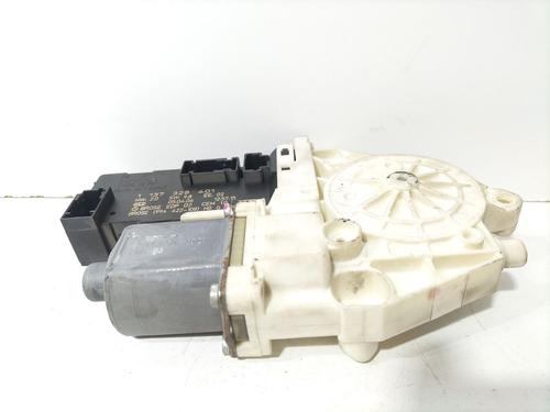 Used Left front window motor Left front window motor PEUGEOT 407 (6D_) 2.0 HDi 135 (6DRHRH, 6DRHRE, 6DRHRG, 6DRHRJ) (136 hp) 34699831 34699831