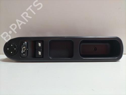 Interrupteur de vitre avant gauche PEUGEOT 207 (WA_, WC_) 1.6 HDi (90 hp) 31979847