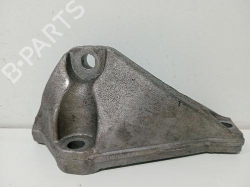 Support de moteur BMW 1 (E87) 120 d (177 hp) 30708880