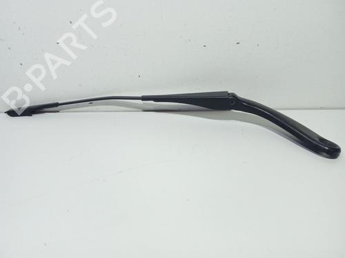 Used Front windshield wiper arm BMW 3 (F30, F80) 318 d (150 hp) 30368608
