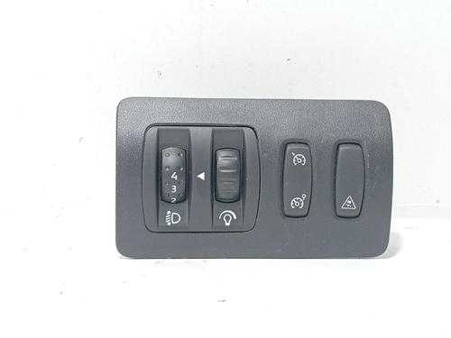 Used Switch RENAULT CLIO III (BR0/1, CR0/1) 1.2 16V (BR02, BR0J, BR11, CR02, CR0J, CR11) (75 hp) 24738525
