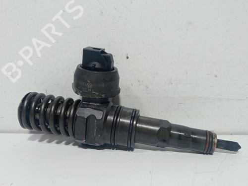 Used Injector VW GOLF V (1K1) 1.9 TDI 4motion (105 hp) 30126655