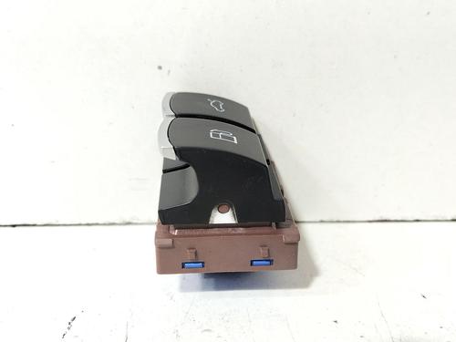 Switch VW GOLF V (1K1) 1.9 TDI | BP38235183I30 - Image 2