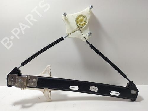 Rudehejsemekanisme Højre bagtil Rudehejsemekanisme Højre bagtil SEAT IBIZA V (KJ1, KJG) 1.0 MPi (80 hp) 32235272 32235272